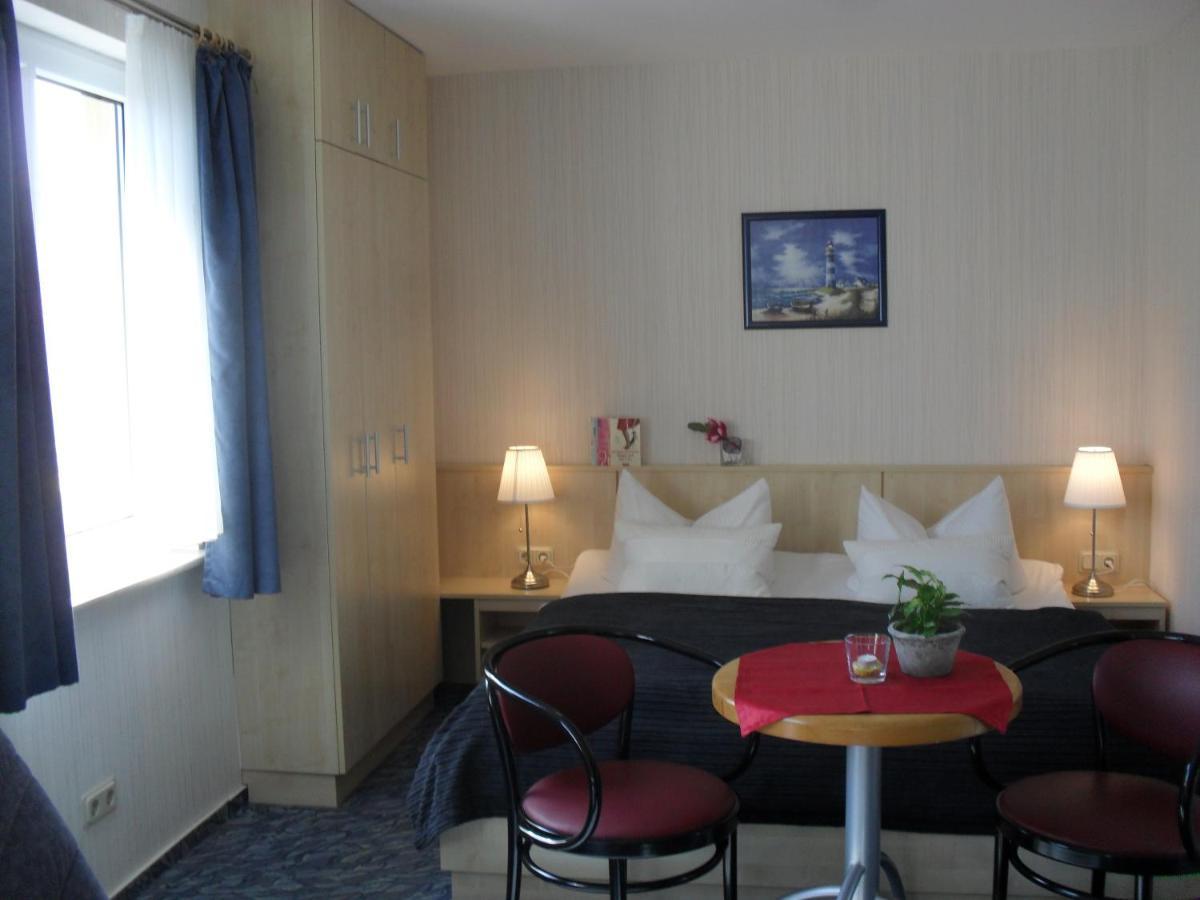 Hotel-Pension Zur Mole Wiek auf Ruegen Ngoại thất bức ảnh