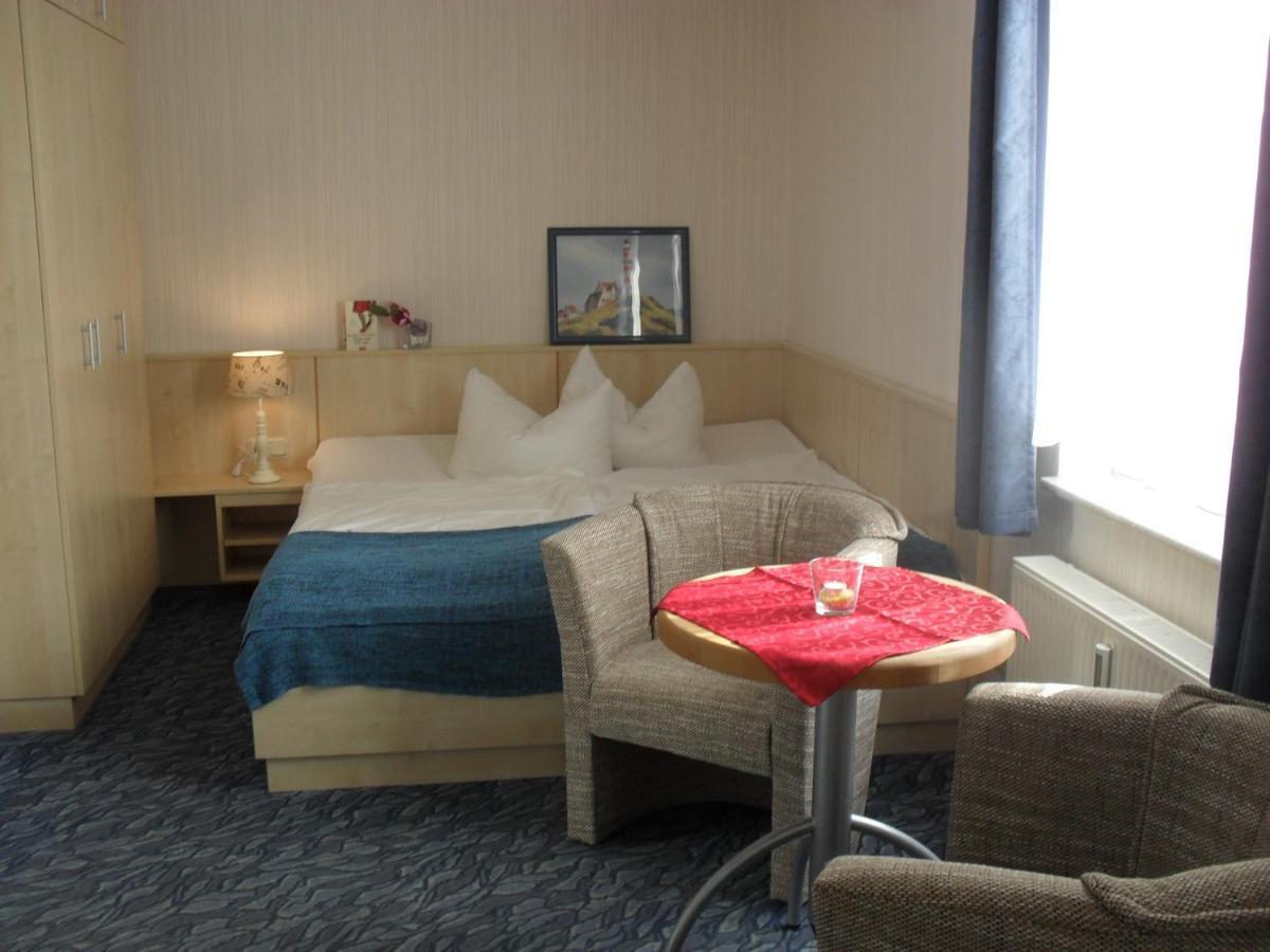 Hotel-Pension Zur Mole Wiek auf Ruegen Ngoại thất bức ảnh